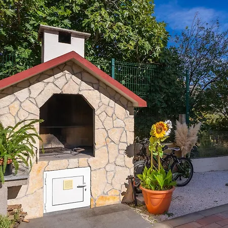 Villa Leonore In With 4 En-suite Bedrooms, Heated Pool, Fitness, Ps5, Completely Fenced Yard, Sandy Just 3 Min Walk