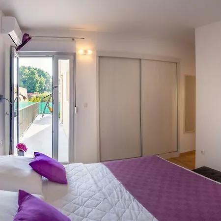 Villa Leonore In With 4 En-suite Bedrooms, Heated Pool, Fitness, Ps5, Completely Fenced Yard, Sandy Just 3 Min Walk *