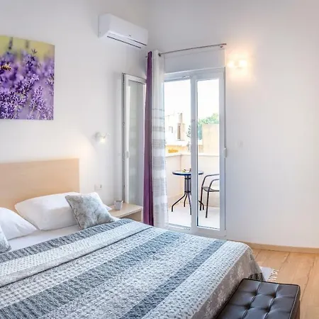 Leonore In With 4 En-suite Bedrooms, Heated Pool, Fitness, Ps5, Completely Fenced Yard, Sandy Just 3 Min Walk