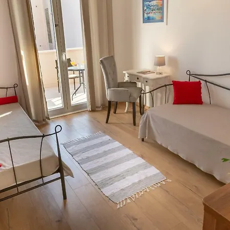 Leonore In With 4 En-suite Bedrooms, Heated Pool, Fitness, Ps5, Completely Fenced Yard, Sandy Just 3 Min Walk Villa